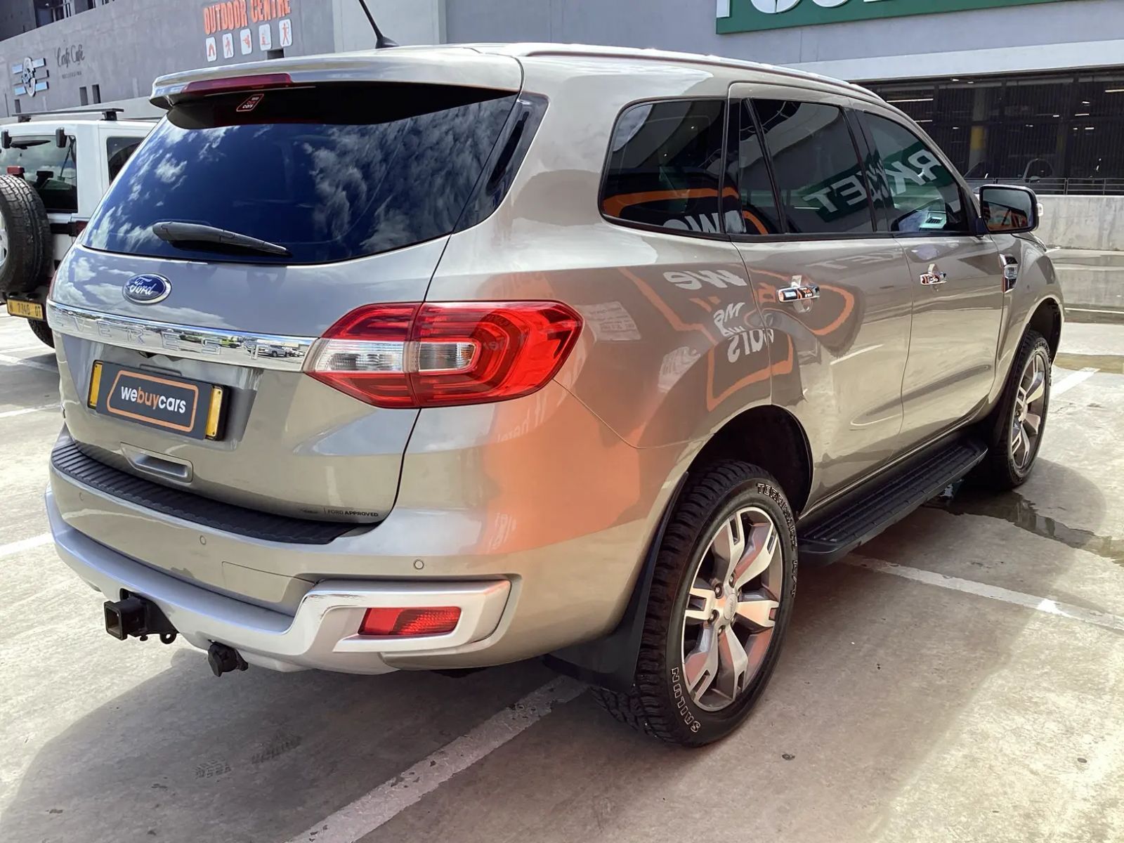 2017 Ford Everest photo 5