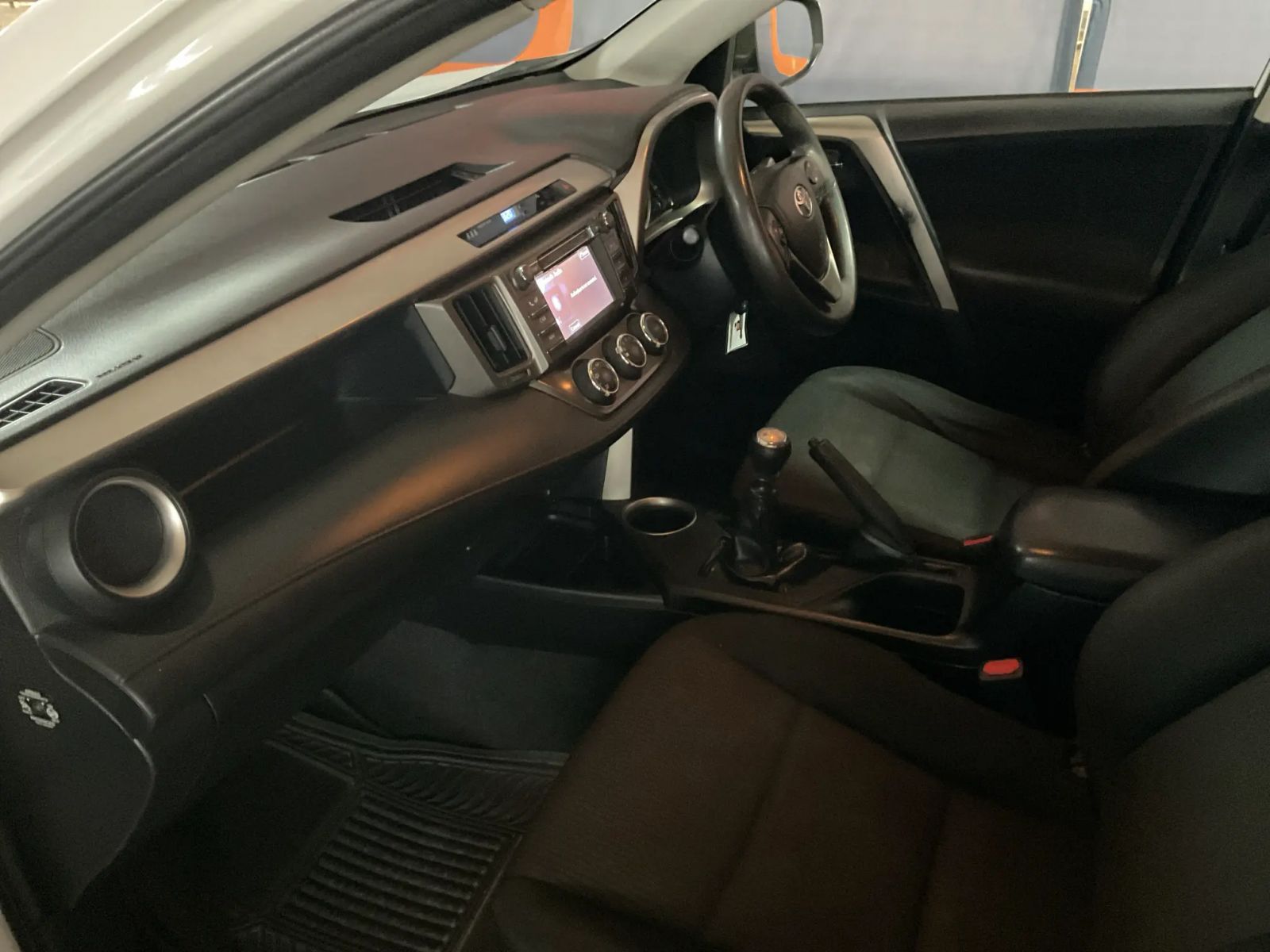 2013 Toyota Rav4 photo 12
