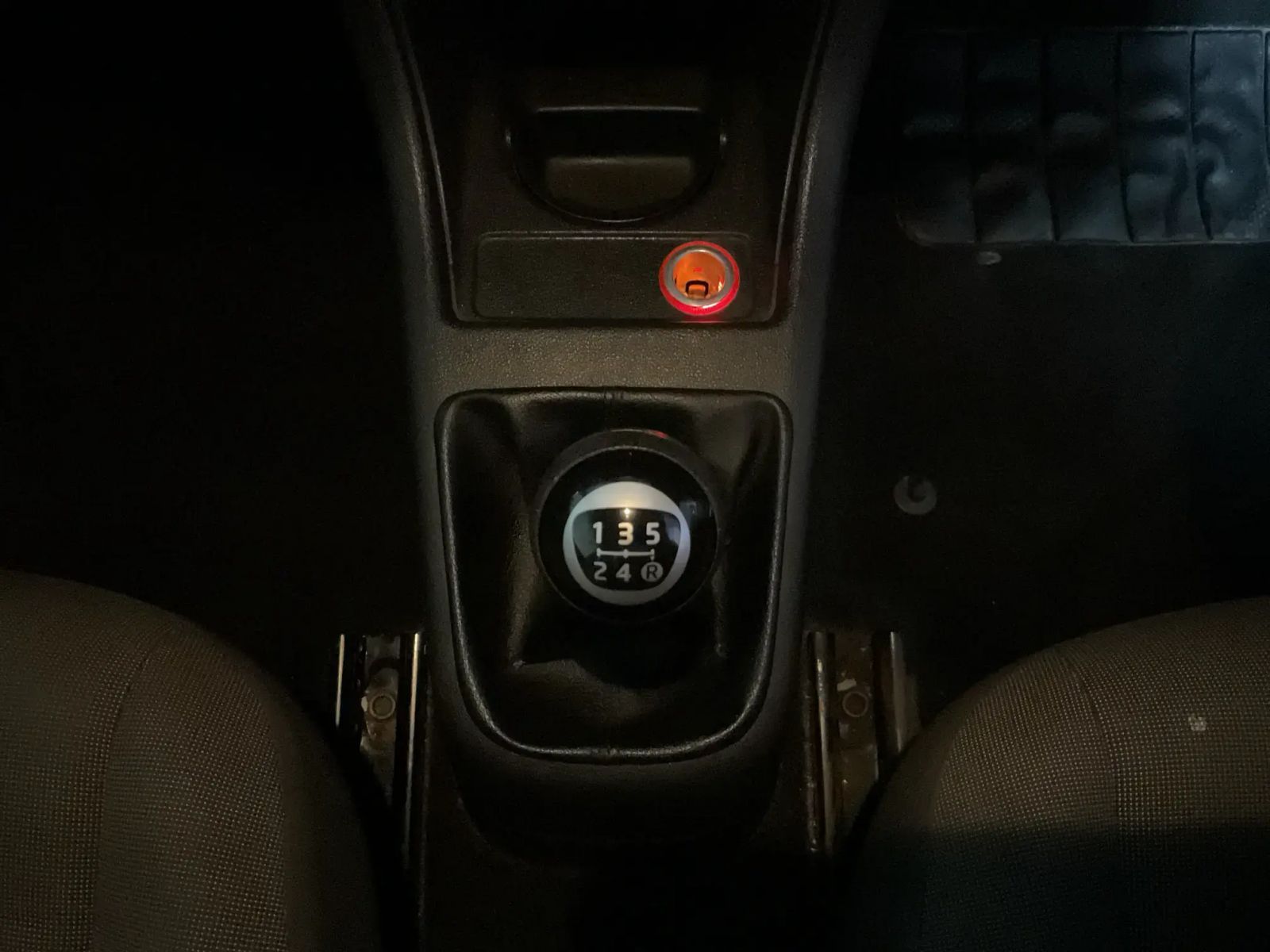2015 Volkswagen Up photo 10