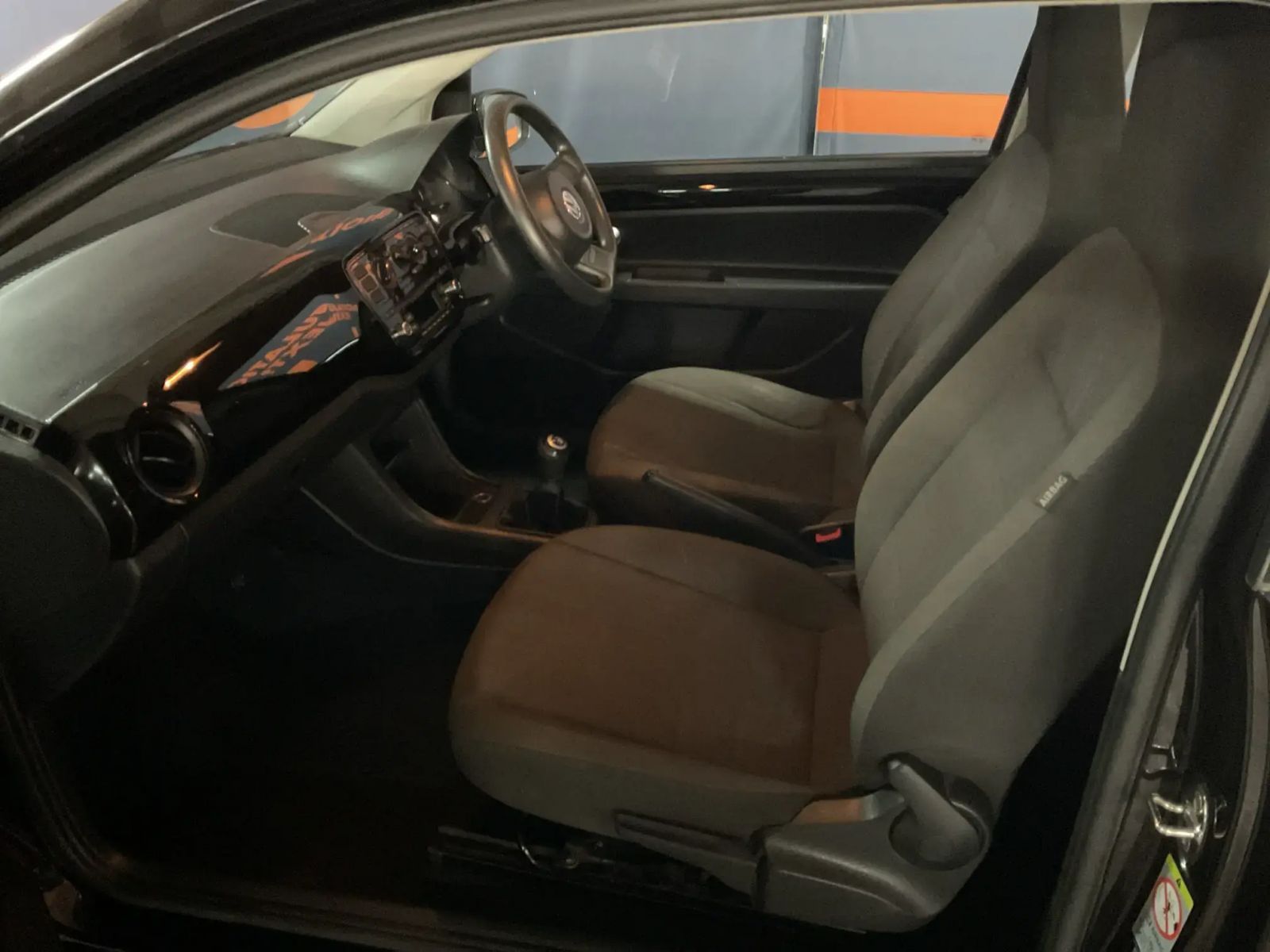 2015 Volkswagen Up photo 12