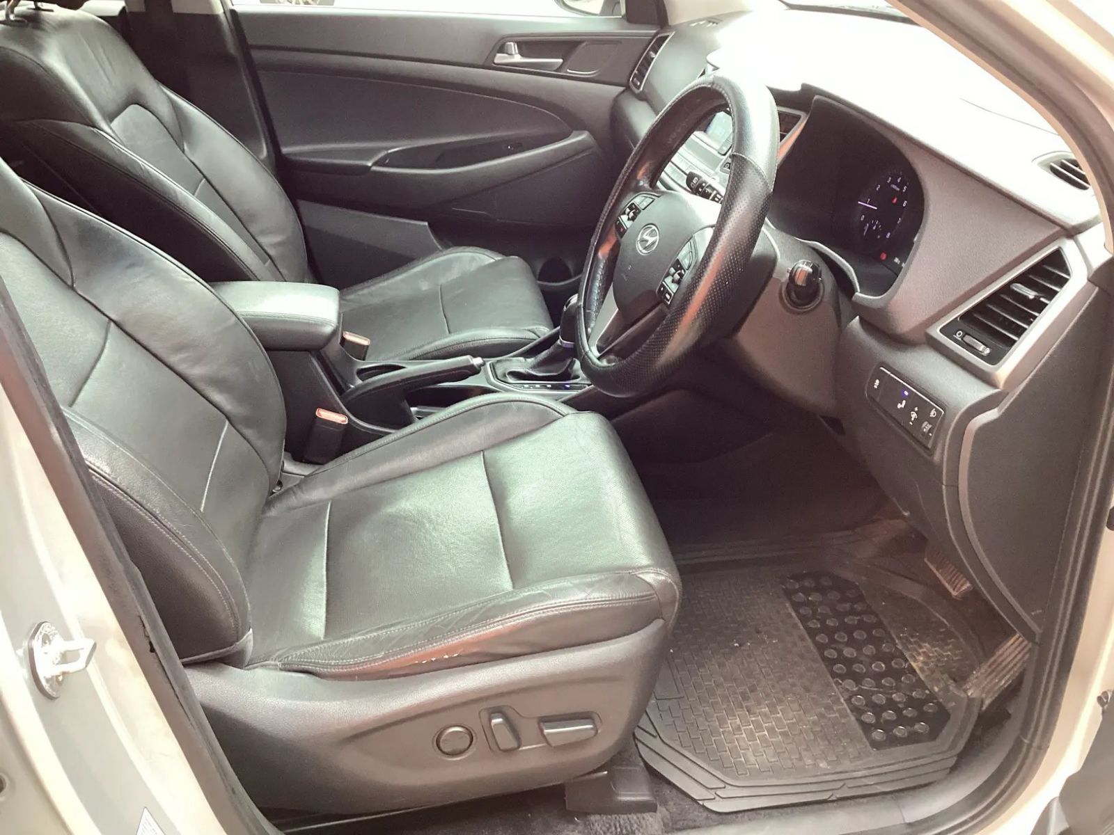 2016 Hyundai Tucson photo 12