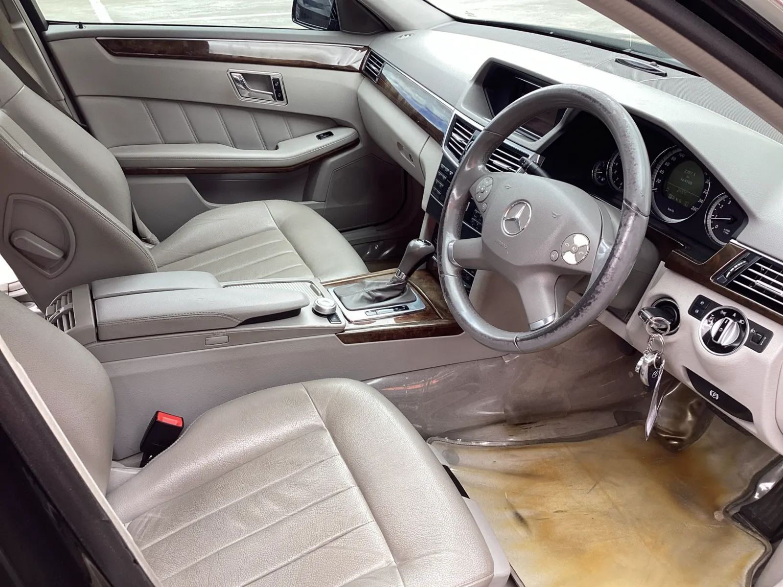 2010 Mercedes-Benz E Class photo 8