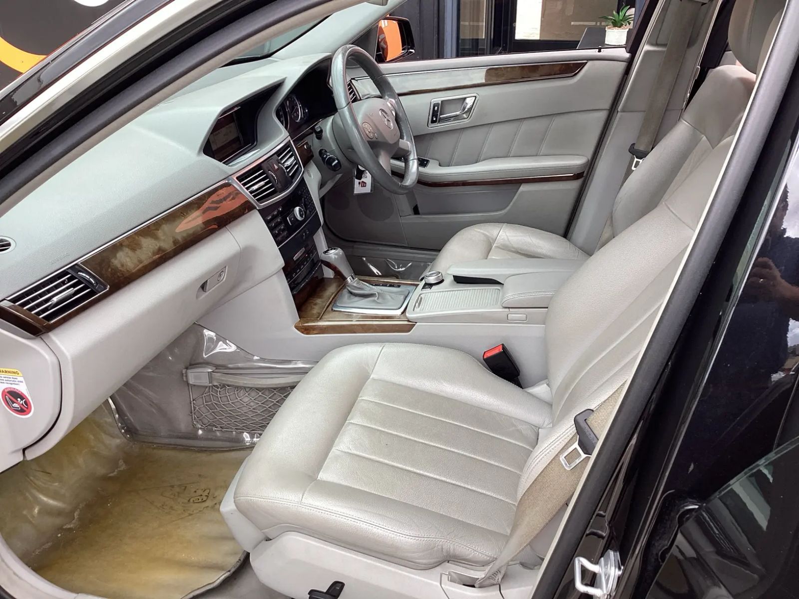 2010 Mercedes-Benz E Class photo 9