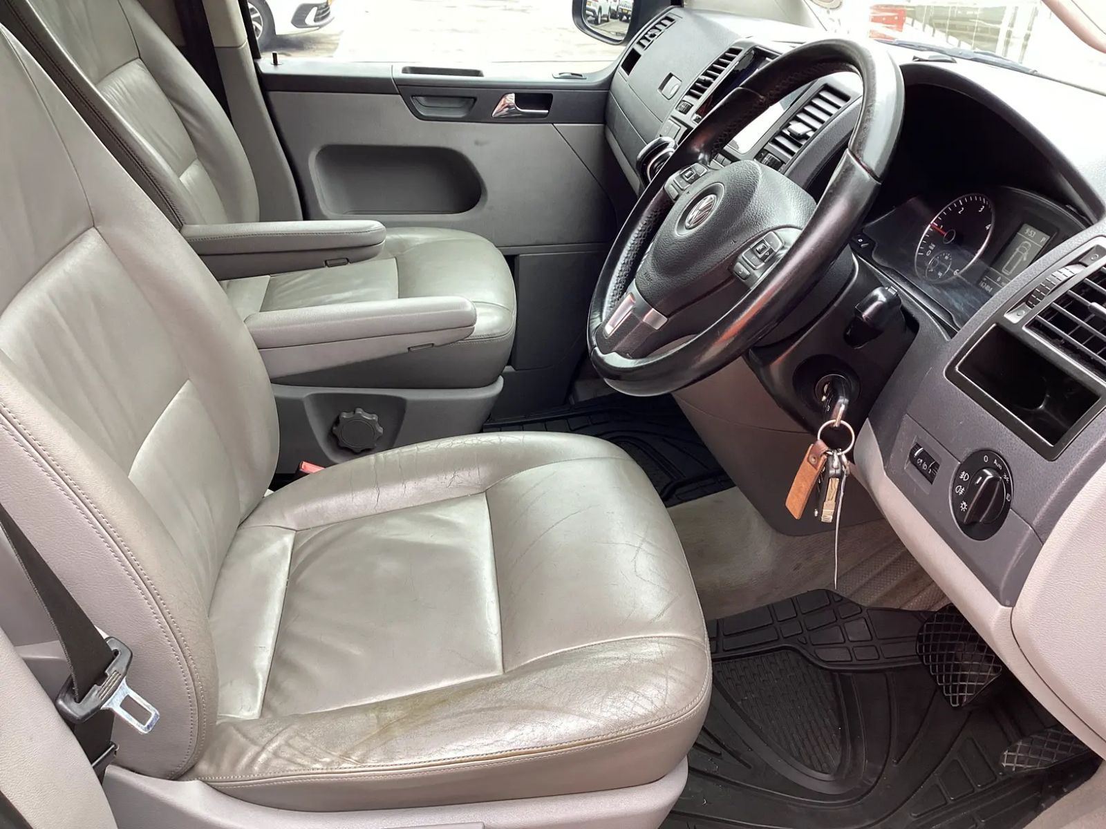 2010 Volkswagen T5 photo 8