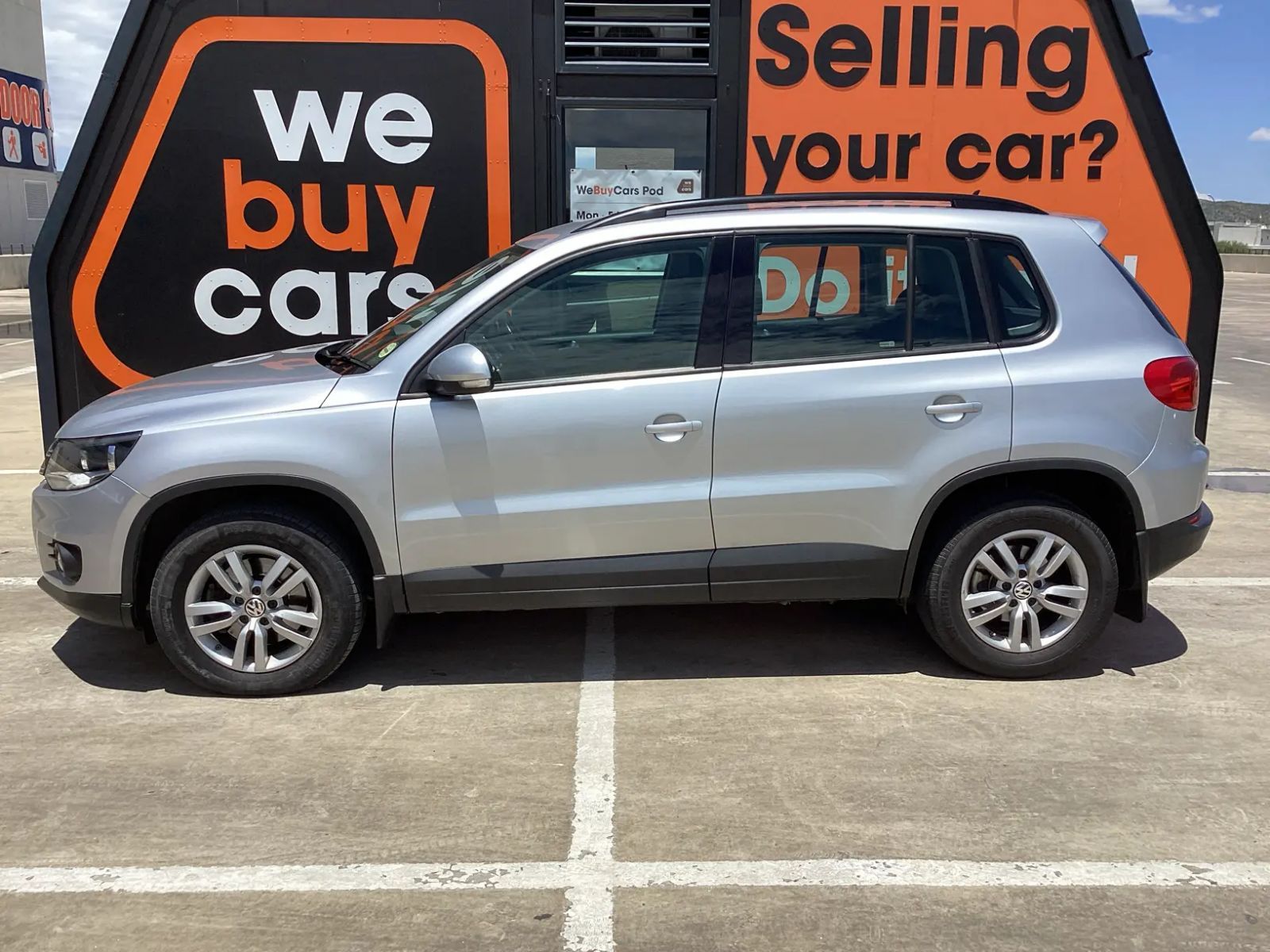2013 Volkswagen Tiguan photo 2