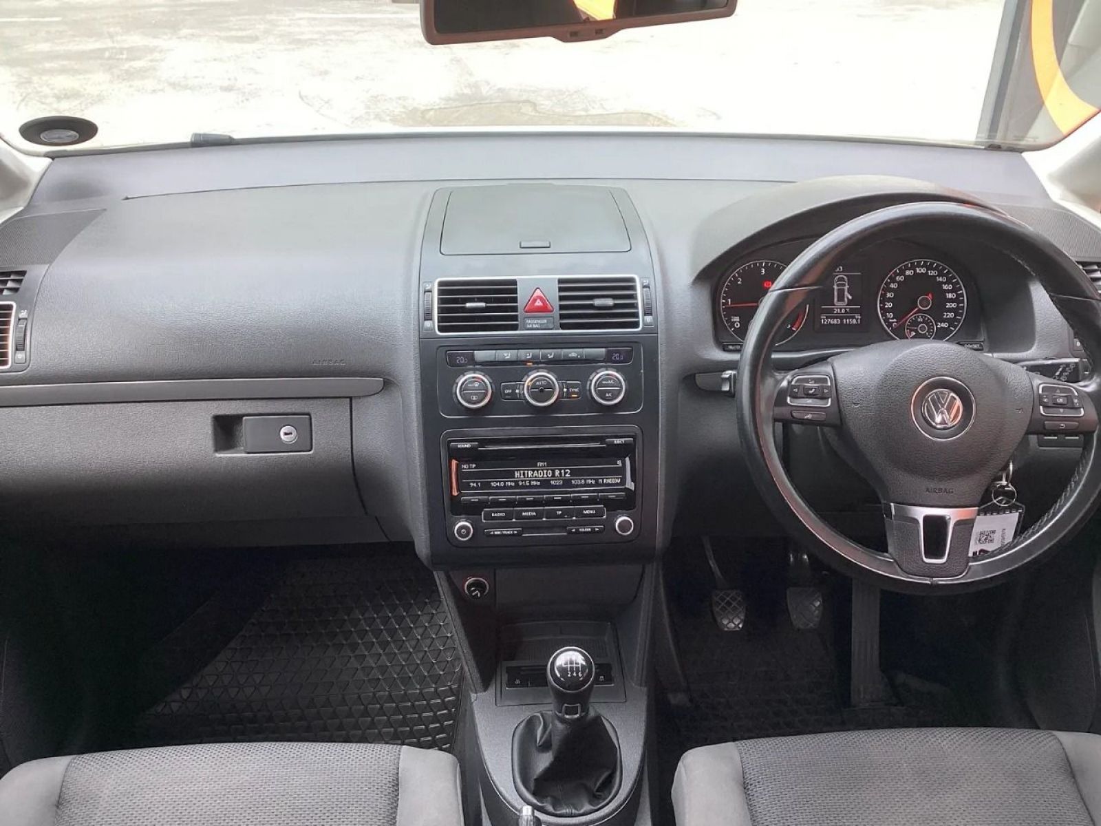 2015 Volkswagen Touran photo 15
