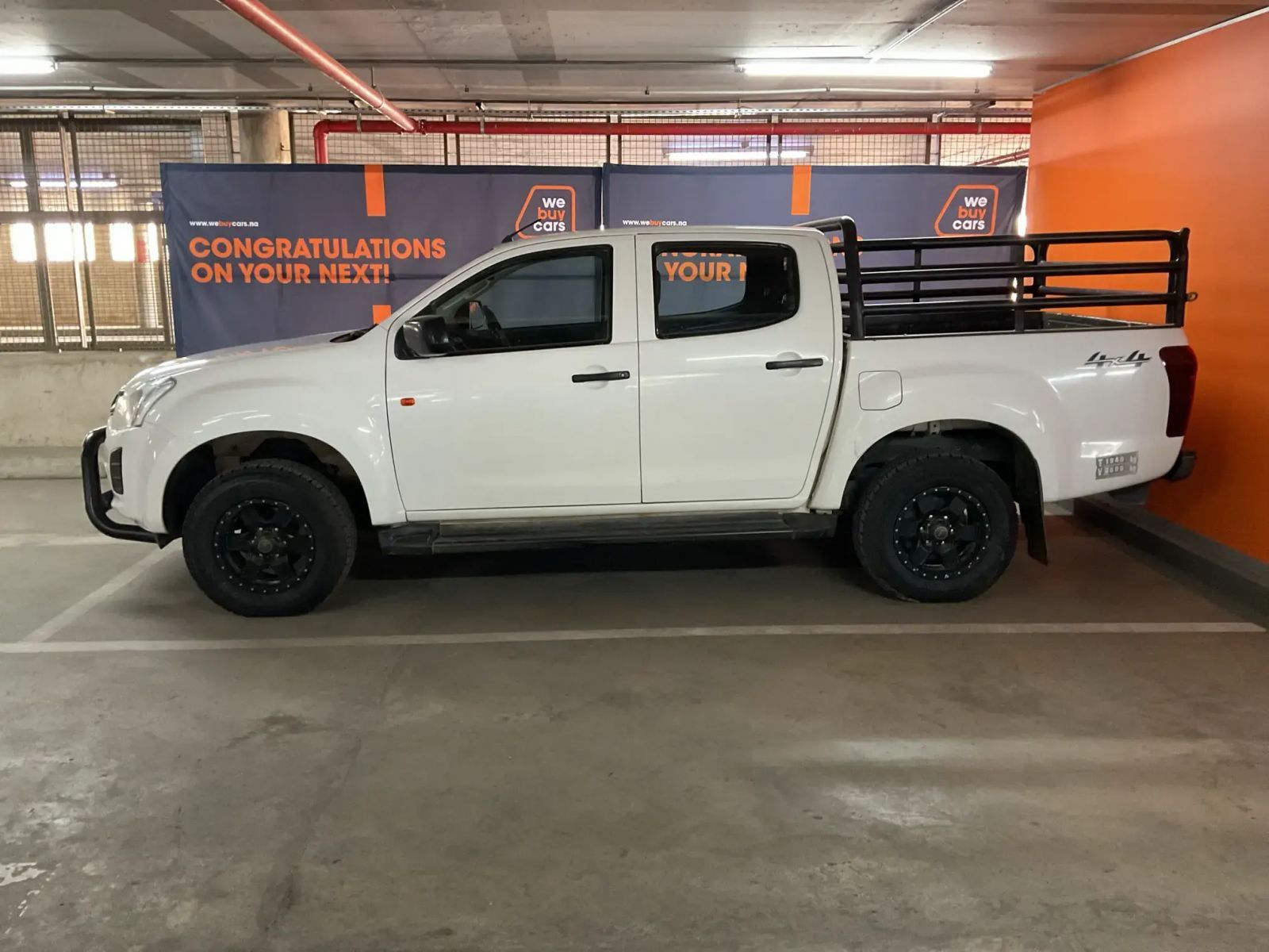 2021 Isuzu D-MAX photo 2