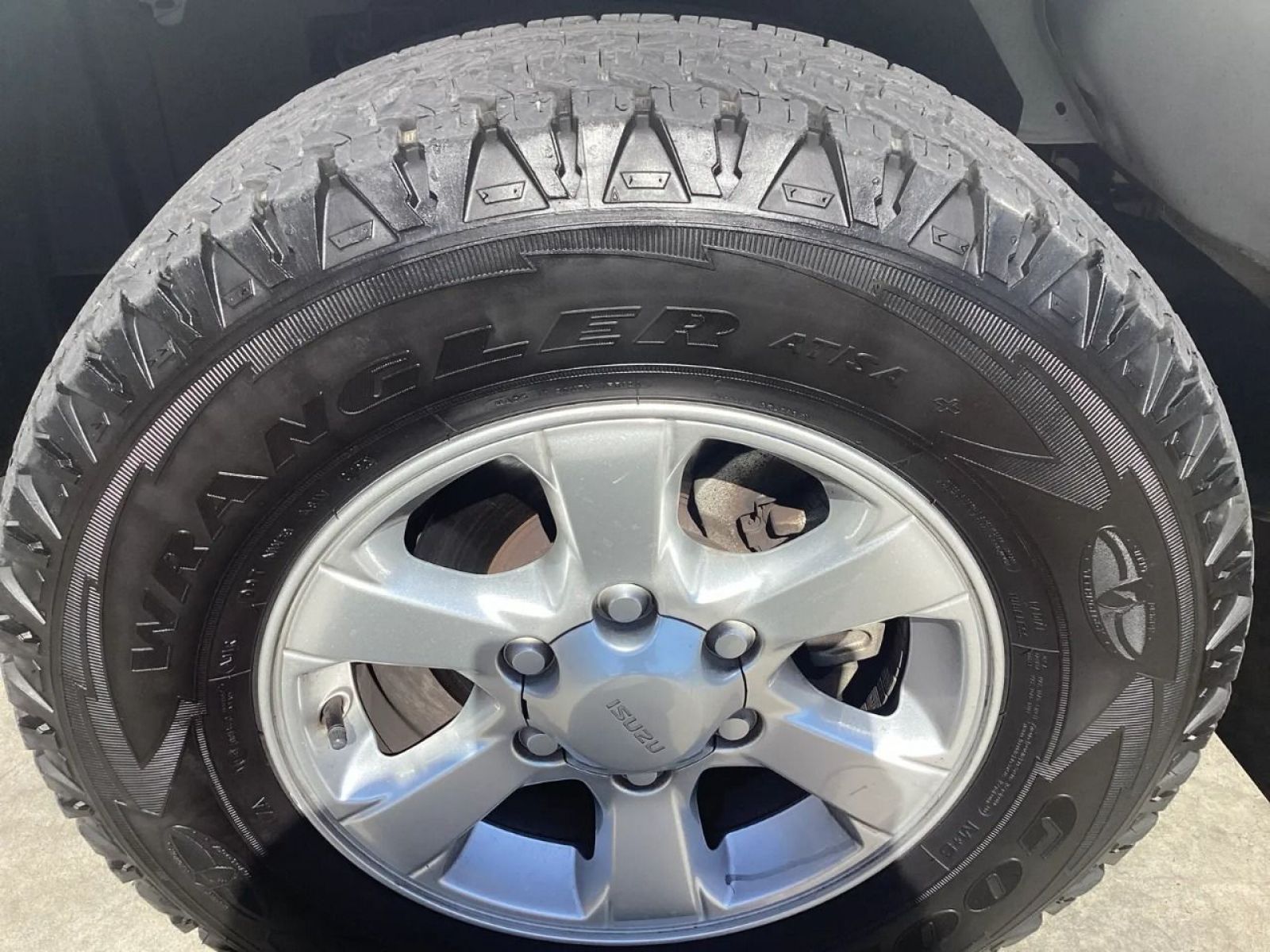 2021 Isuzu D-MAX photo 11
