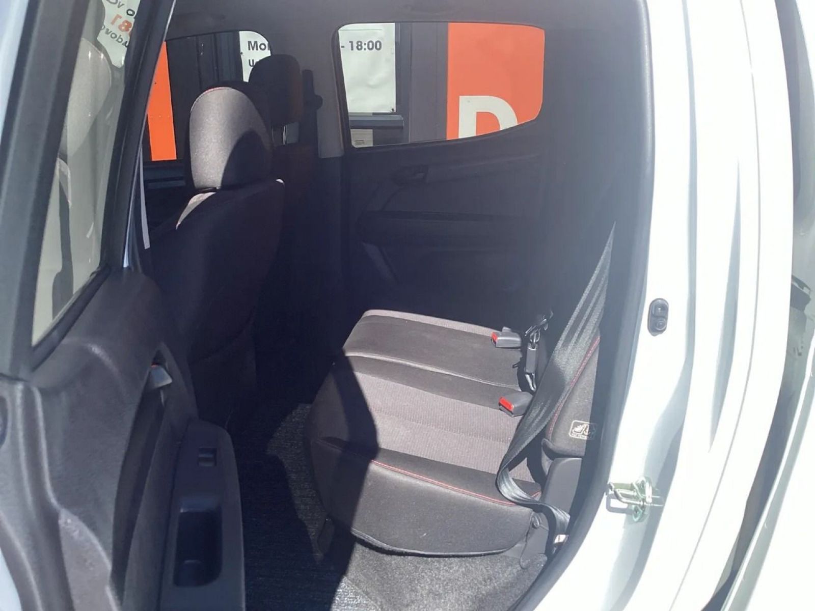 2021 Isuzu D-MAX photo 12