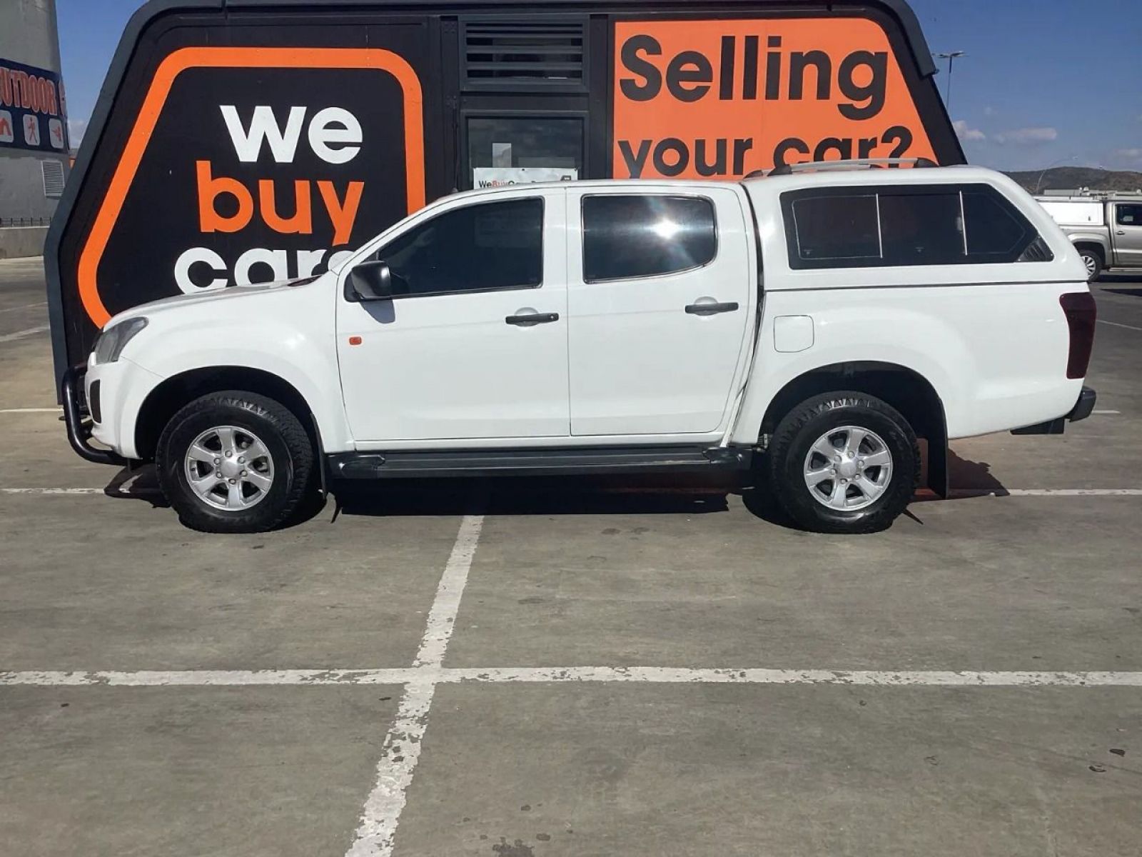 2021 Isuzu D-MAX photo 2