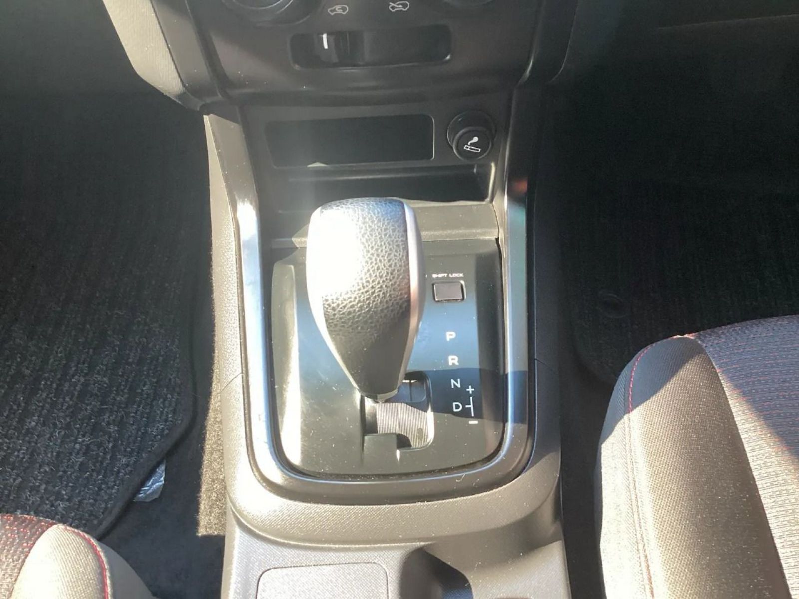 2021 Isuzu D-MAX photo 8