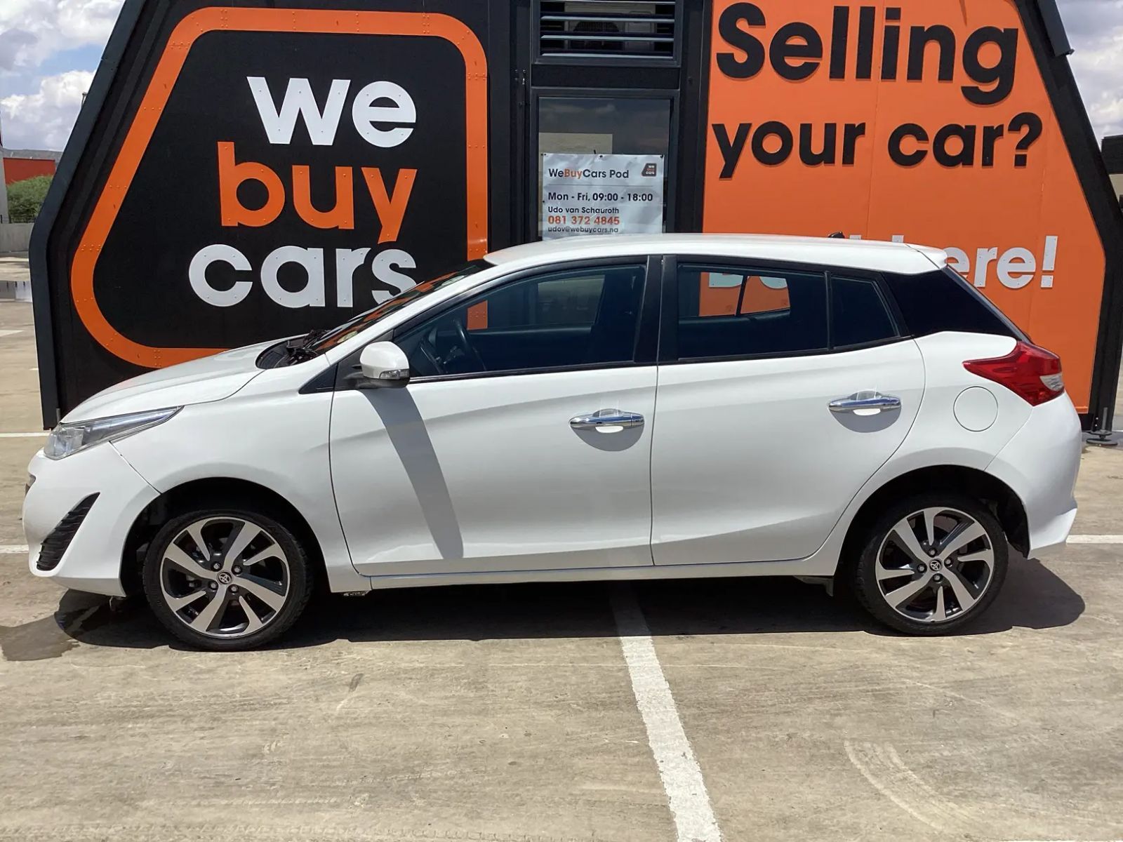 2018 Toyota Yaris photo 2