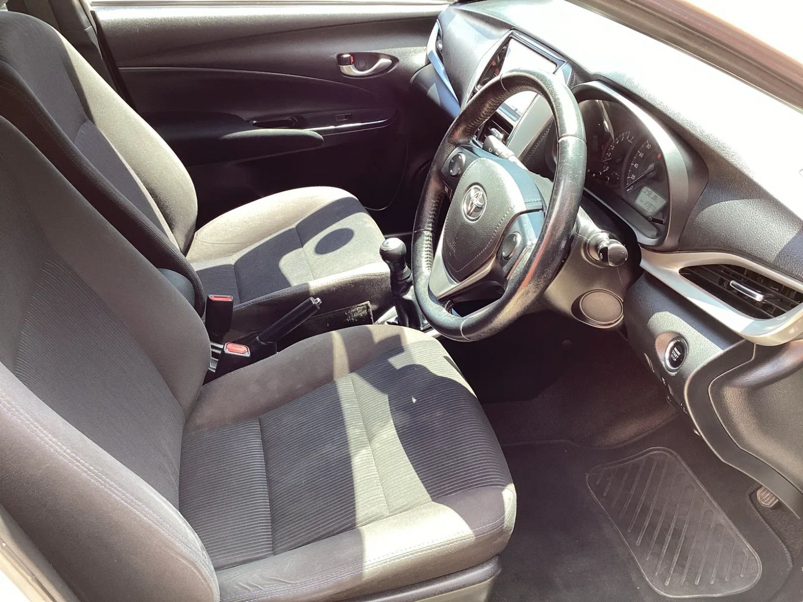 2018 Toyota Yaris photo 9