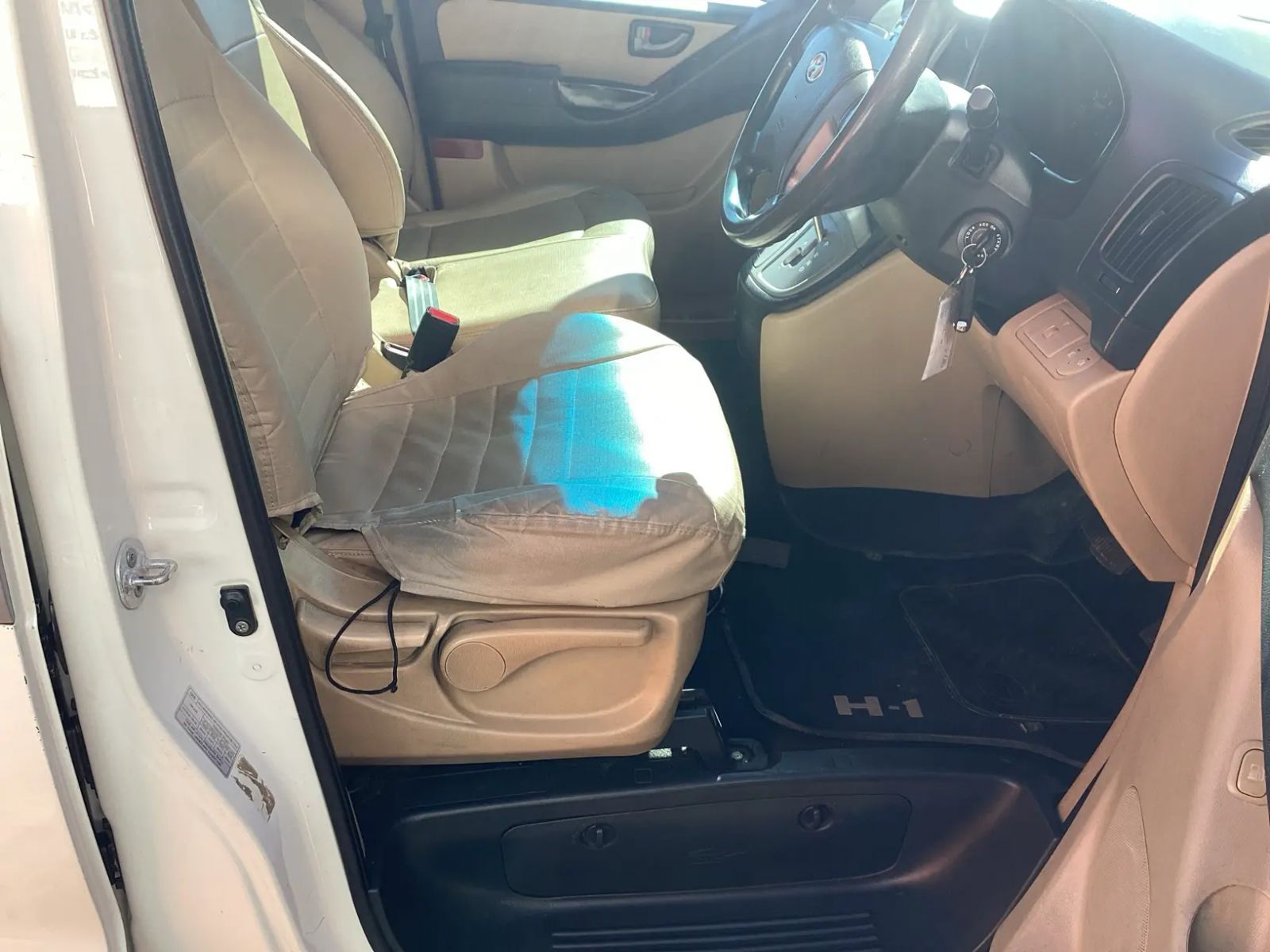 2010 Hyundai H1 photo 12