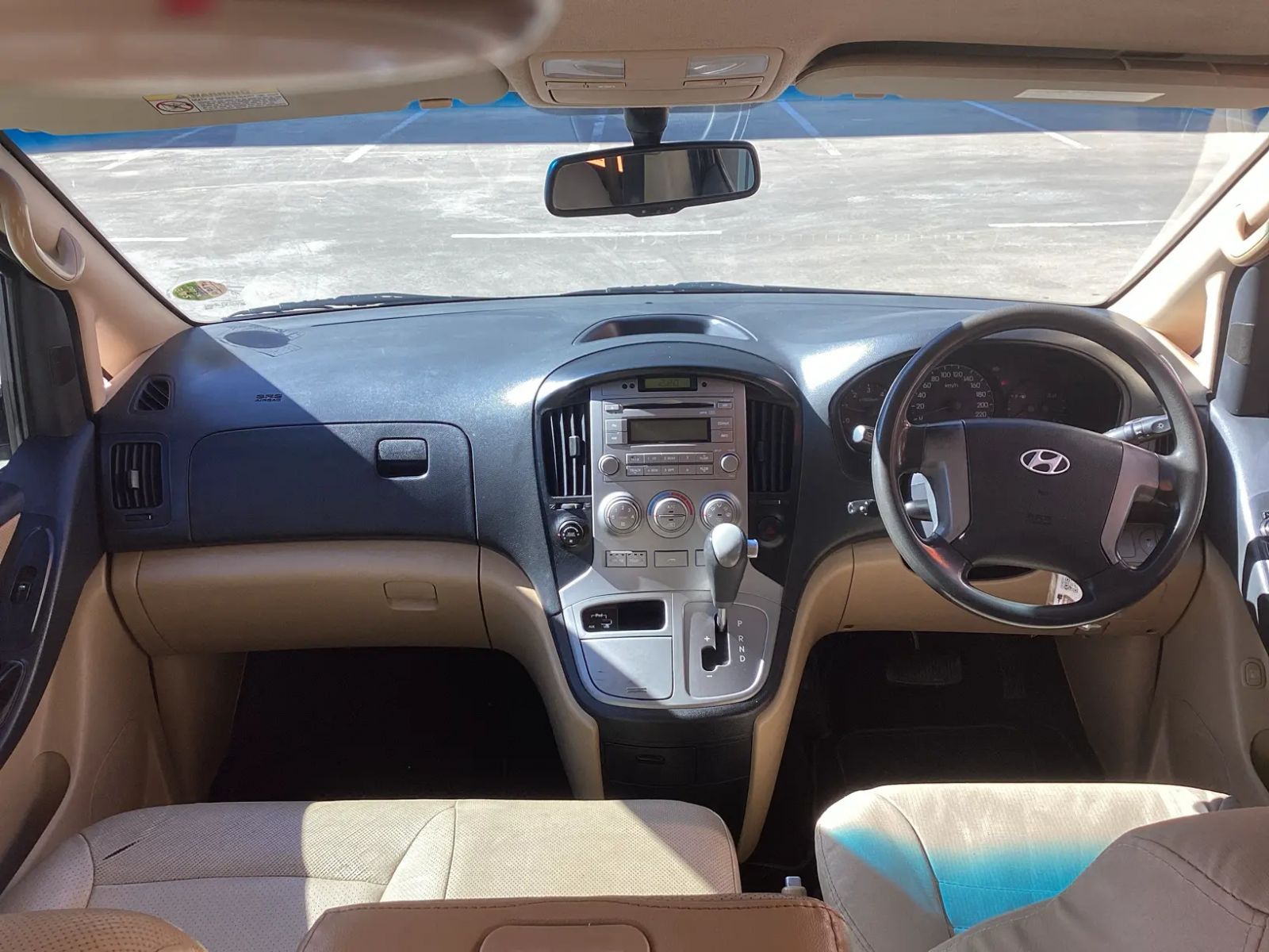 2010 Hyundai H1 photo 17