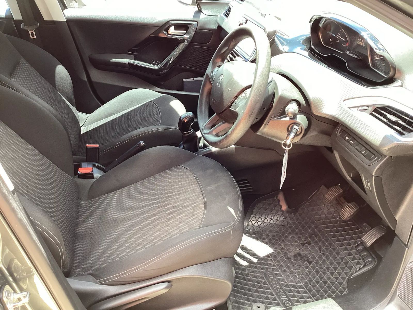 2019 Peugeot 208 photo 10