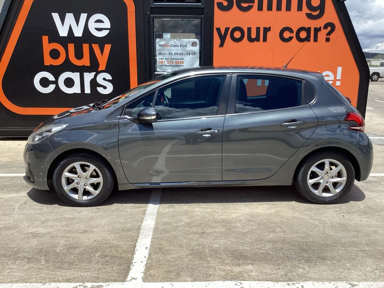 2019 Peugeot 208 photo 2