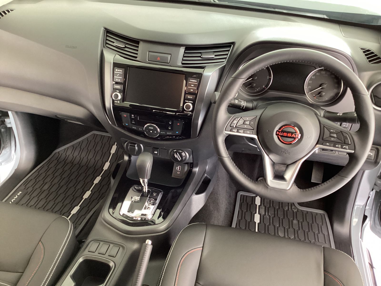 2025 Nissan Navara photo 10