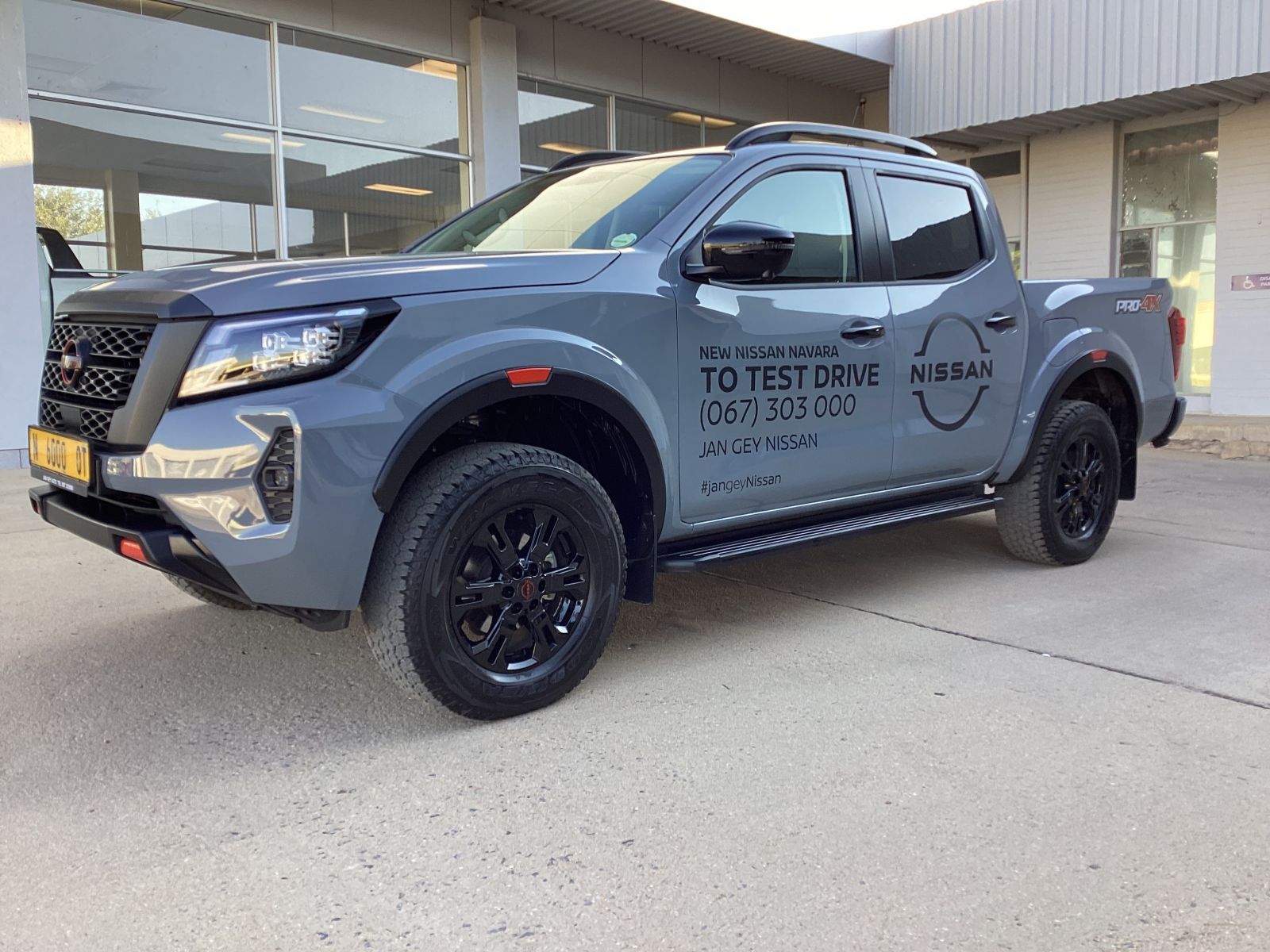 2025 Nissan Navara photo 3