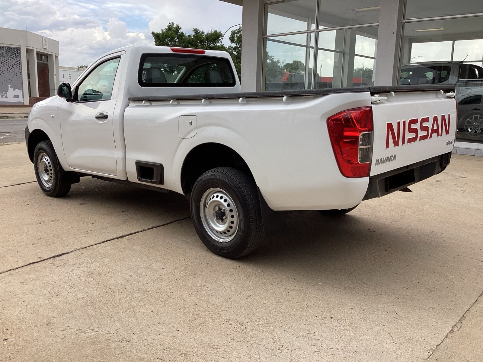 2022 Nissan Navara photo 2