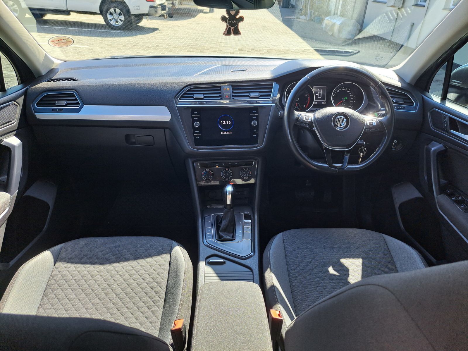 2021 Volkswagen Tiguan photo 6
