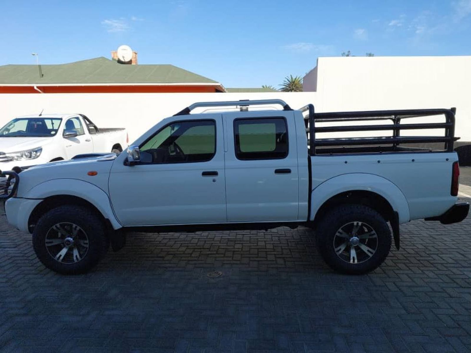 2016 Nissan NP300 photo 2