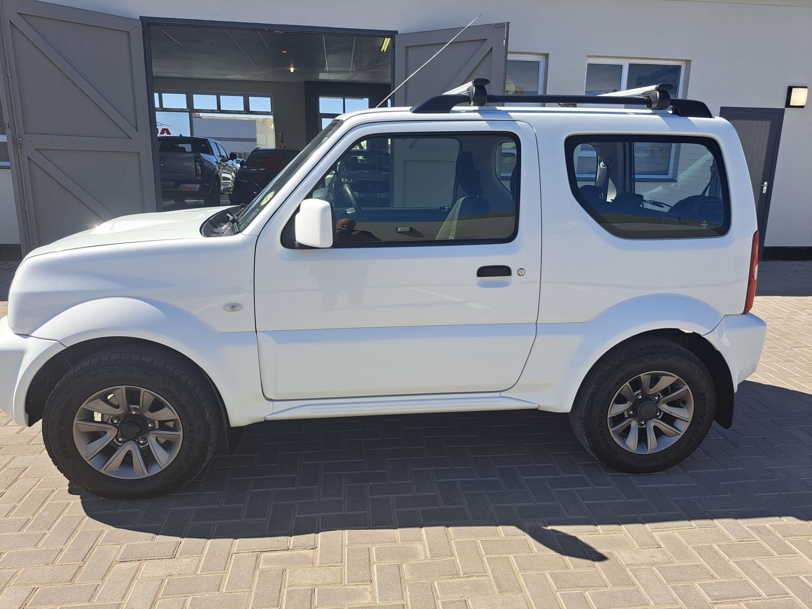 2017 Suzuki Jimny photo 4
