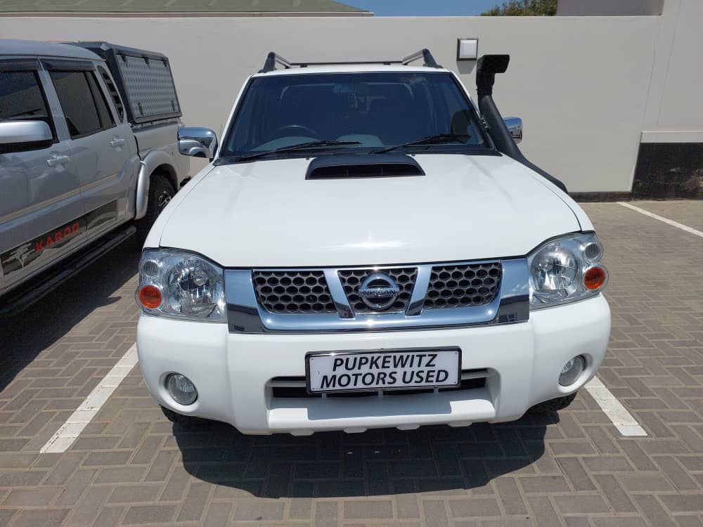 2017 Nissan NP300 photo 1