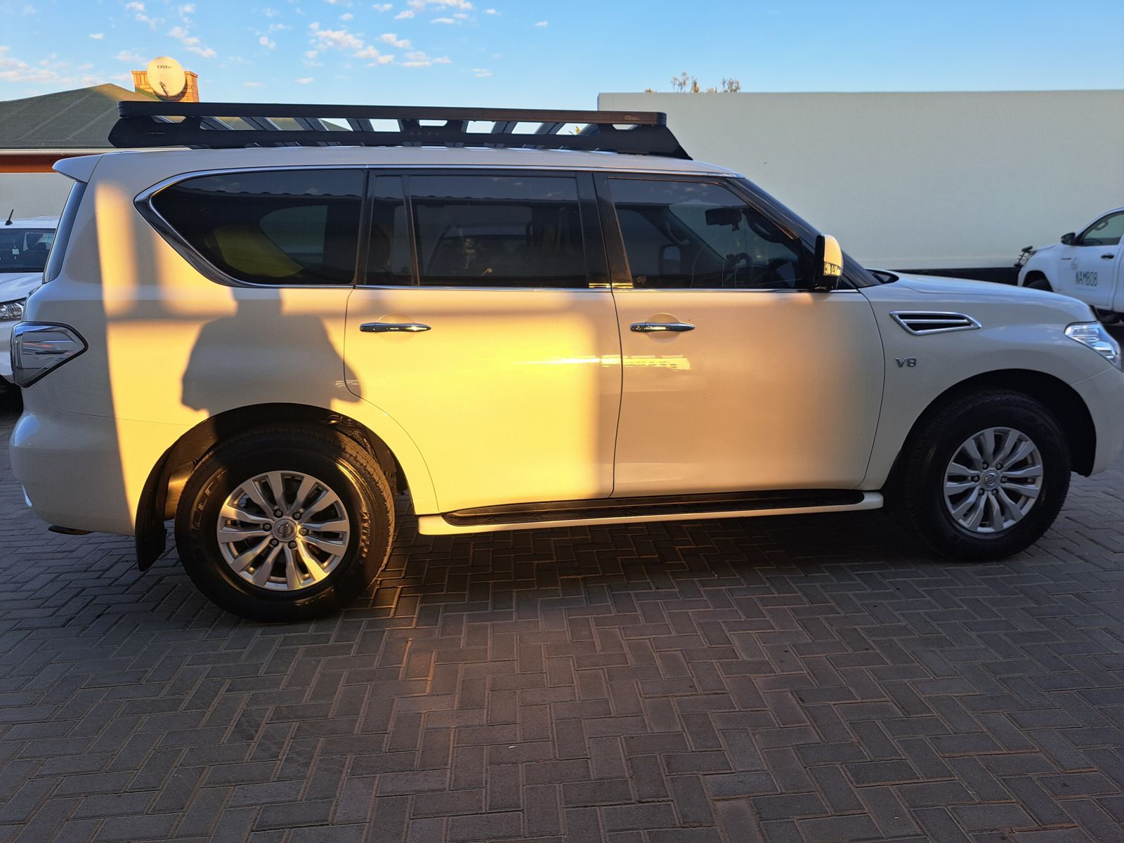 2018 Nissan Patrol photo 2