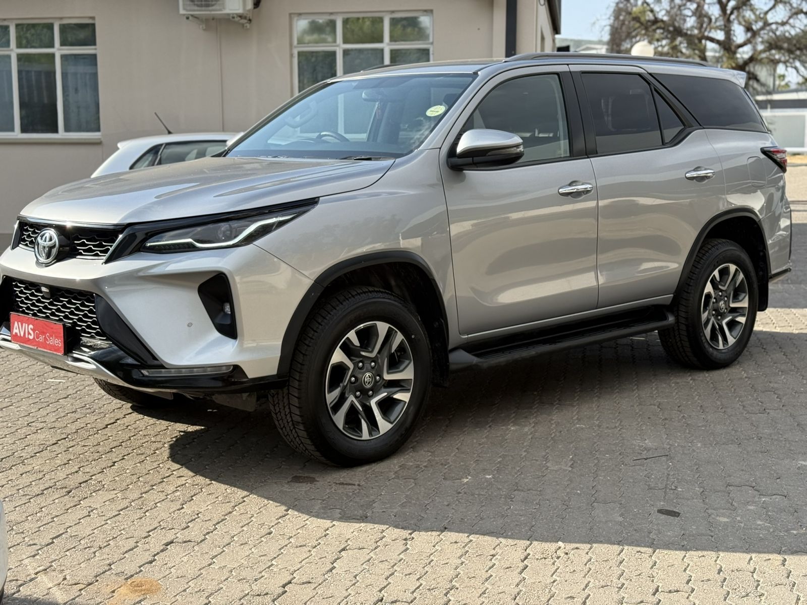 2024 Toyota Fortuner photo 3