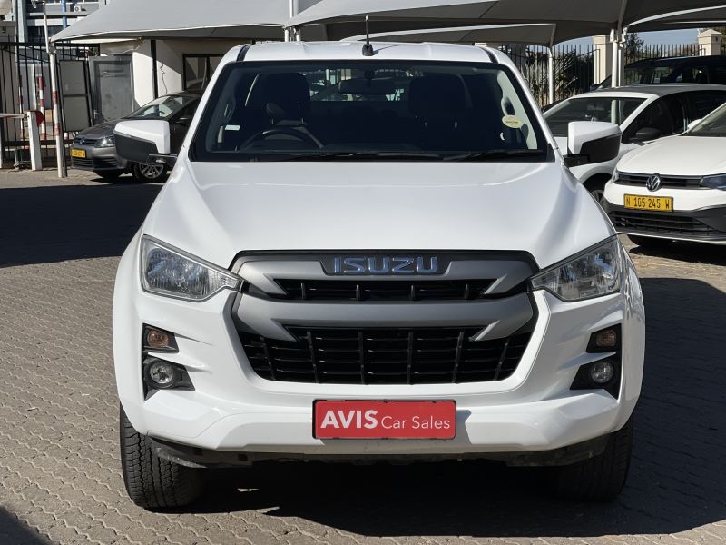 2023 Isuzu D-MAX photo 3