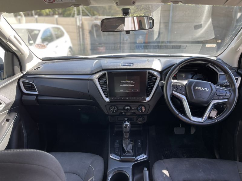 2023 Isuzu D-MAX photo 8