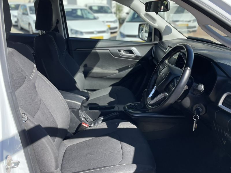 2023 Isuzu D-MAX photo 9