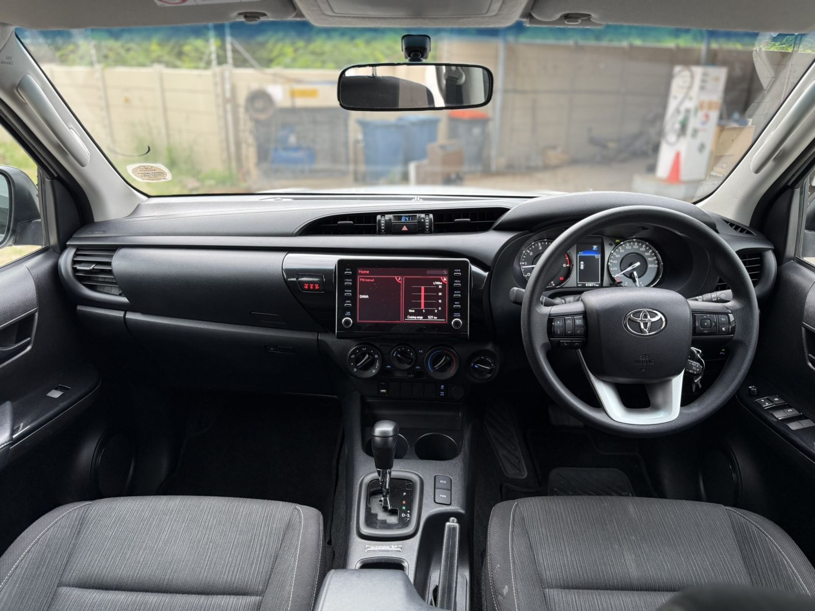 2024 Toyota Hilux photo 6