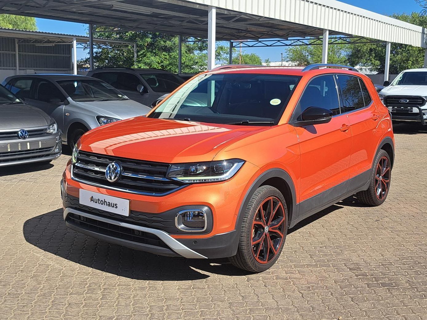 2020 Volkswagen T-Cross photo 2