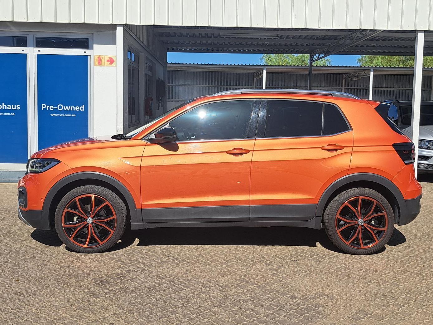 2020 Volkswagen T-Cross photo 3