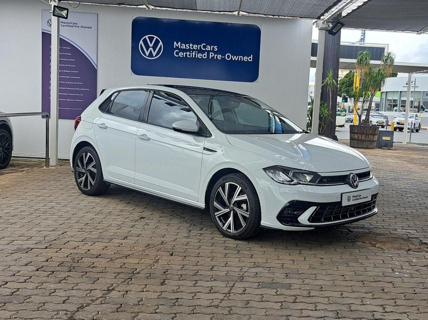 2024 Volkswagen Polo photo 1