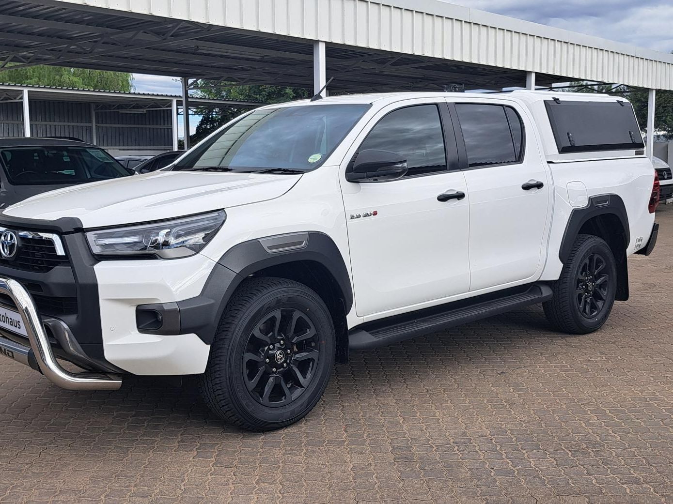 2021 Toyota Hilux photo 2