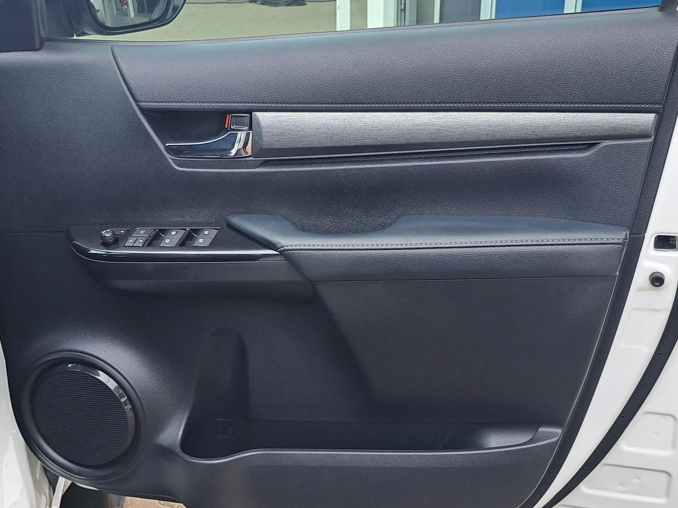 2021 Toyota Hilux photo 3