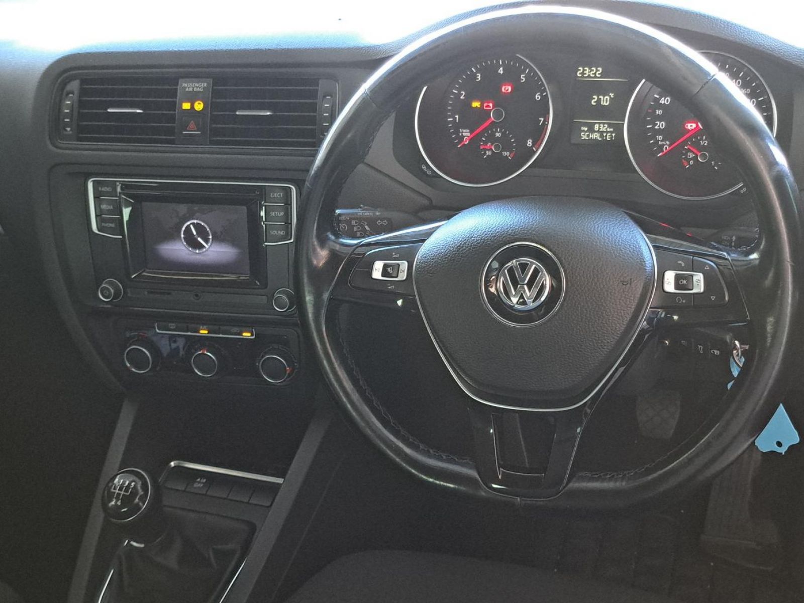 2017 Volkswagen Jetta photo 2