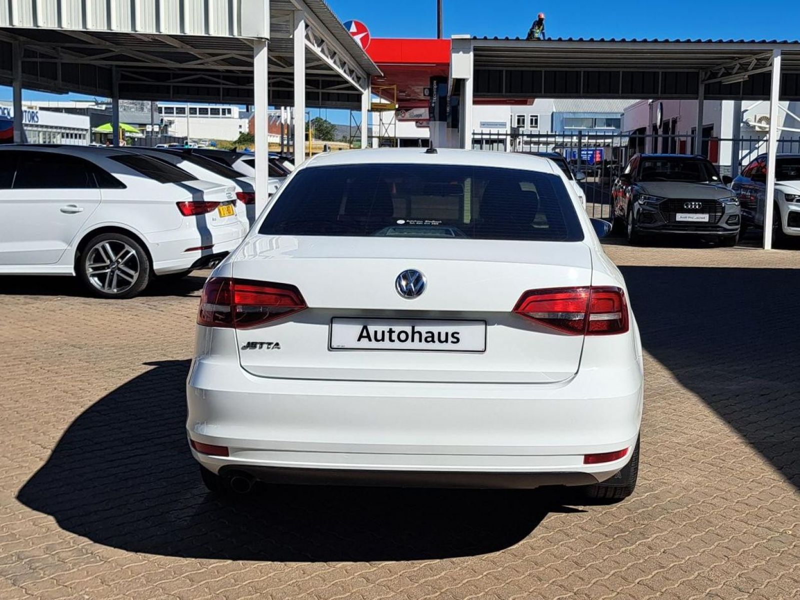 2017 Volkswagen Jetta photo 4