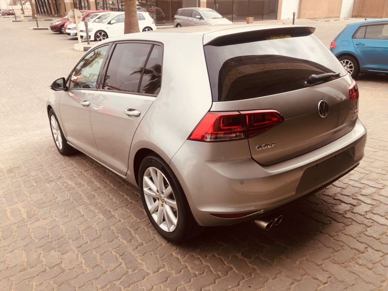 2013 Volkswagen Golf photo 3