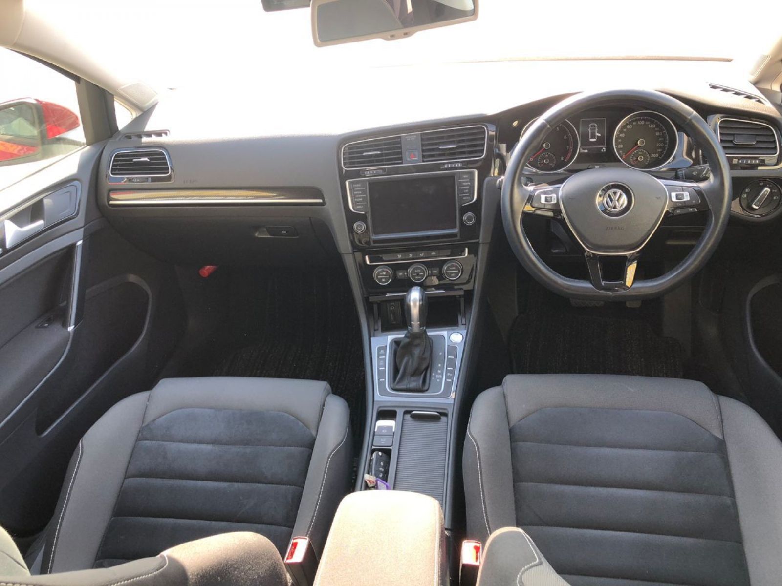 2016 Volkswagen Golf photo 8