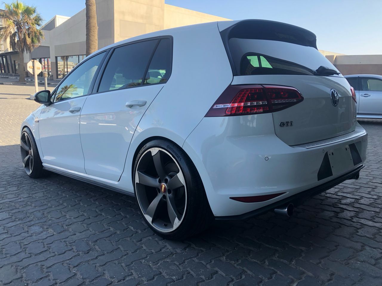 2014 Volkswagen Golf photo 3