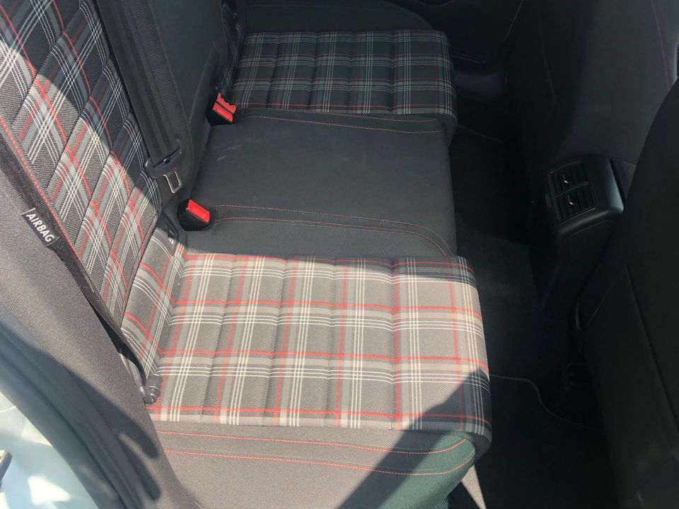 2014 Volkswagen Golf photo 8