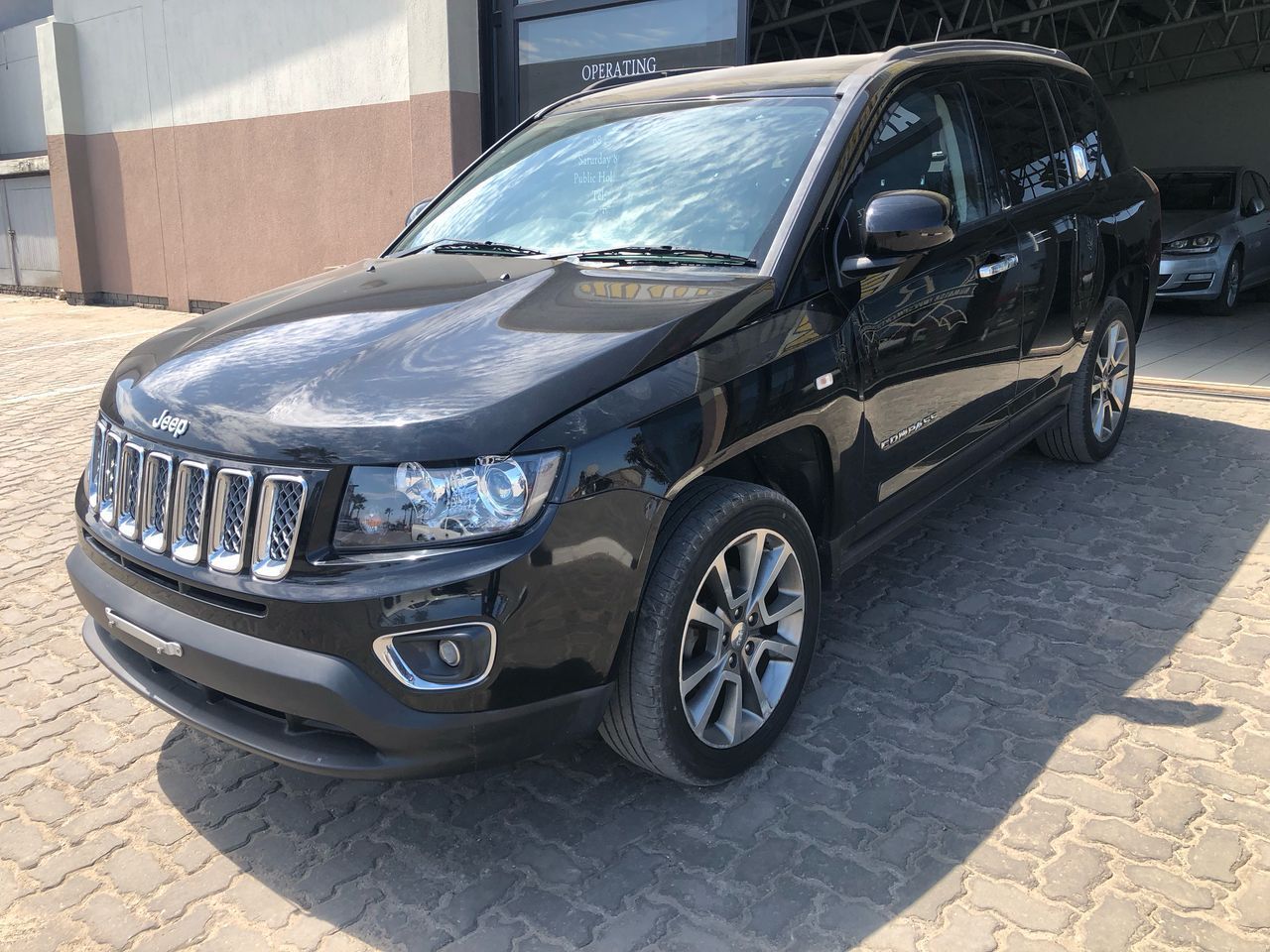 2016 Jeep Compass photo 2