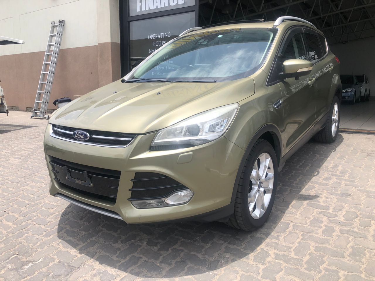2015 Ford Kuga photo 2