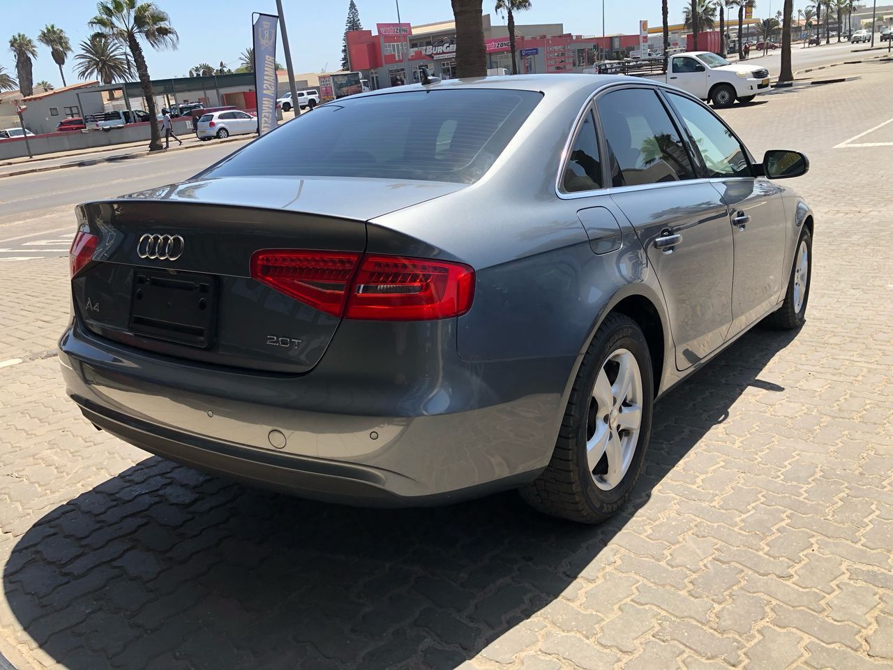 2013 Audi A4 photo 2
