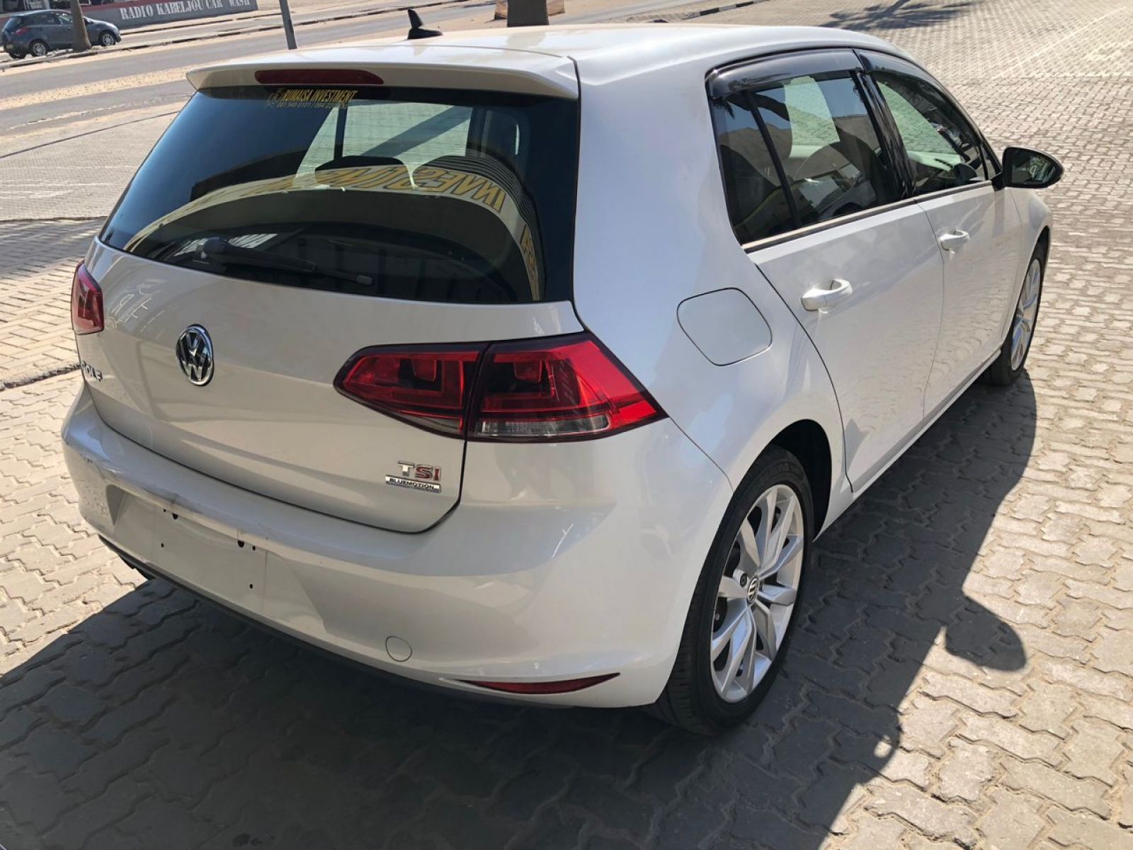 2014 Volkswagen Golf photo 4