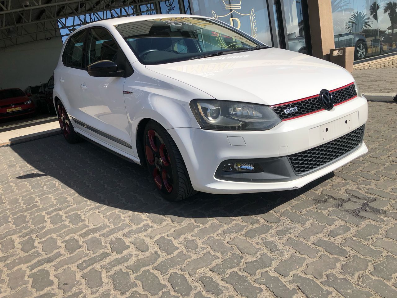 2013 Volkswagen Polo photo 1